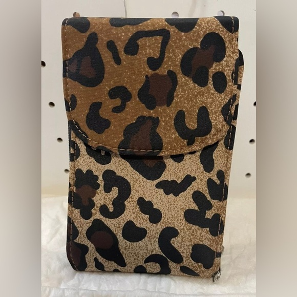 Simply Go Leopard Combo Cell Phone Wallet or Crossbody Case Bag EUC - Picture 2 of 4